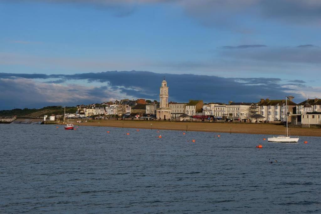 Two Bedroom Private Cottage With Private Parking Just By The Sea Herne Bay Bagian luar foto