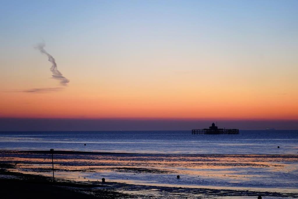 Two Bedroom Private Cottage With Private Parking Just By The Sea Herne Bay Bagian luar foto