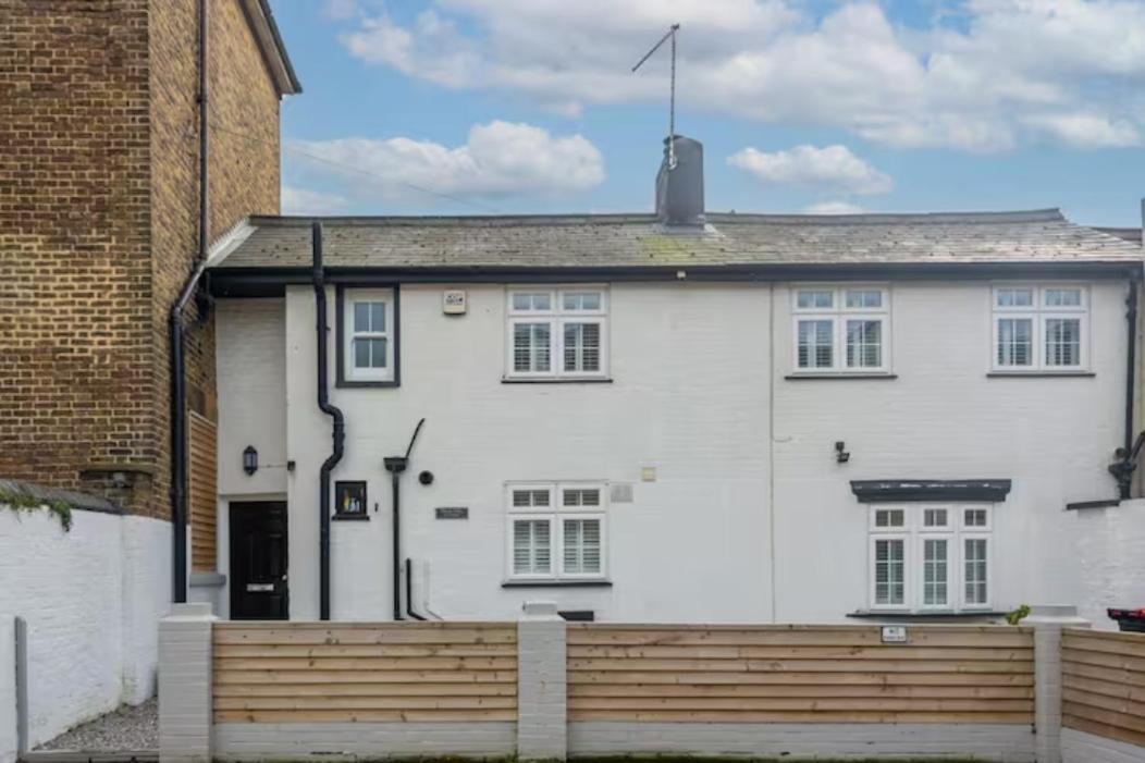 Two Bedroom Private Cottage With Private Parking Just By The Sea Herne Bay Bagian luar foto