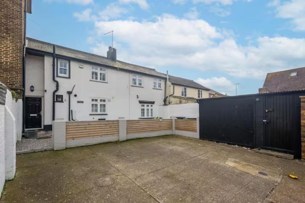 Two Bedroom Private Cottage With Private Parking Just By The Sea Herne Bay Bagian luar foto