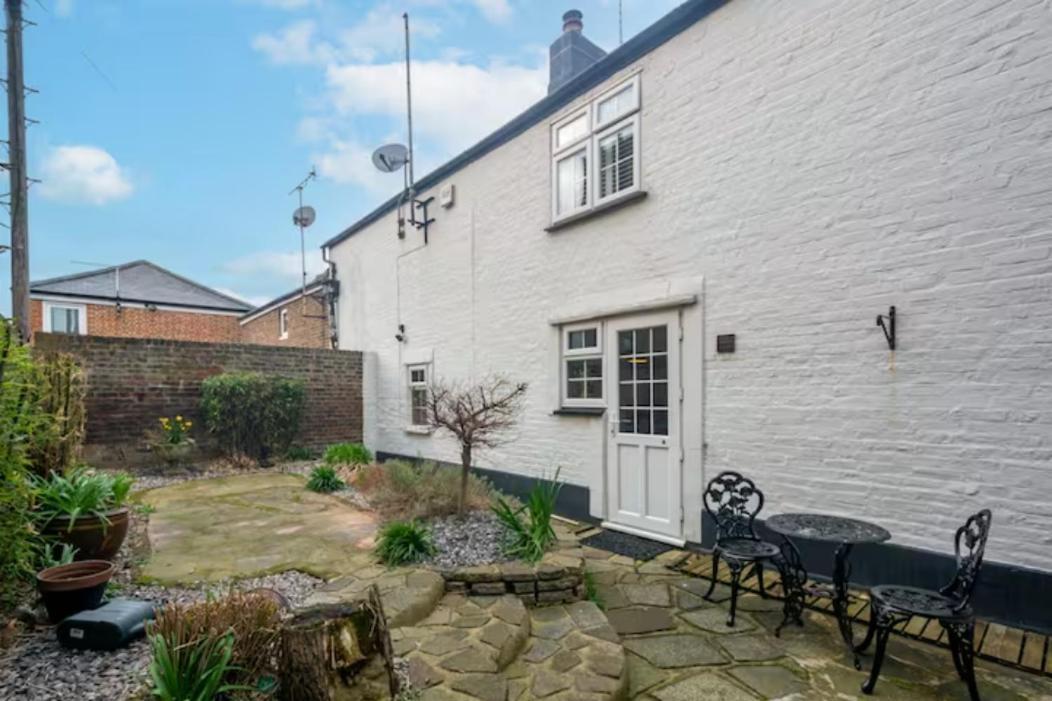 Two Bedroom Private Cottage With Private Parking Just By The Sea Herne Bay Bagian luar foto
