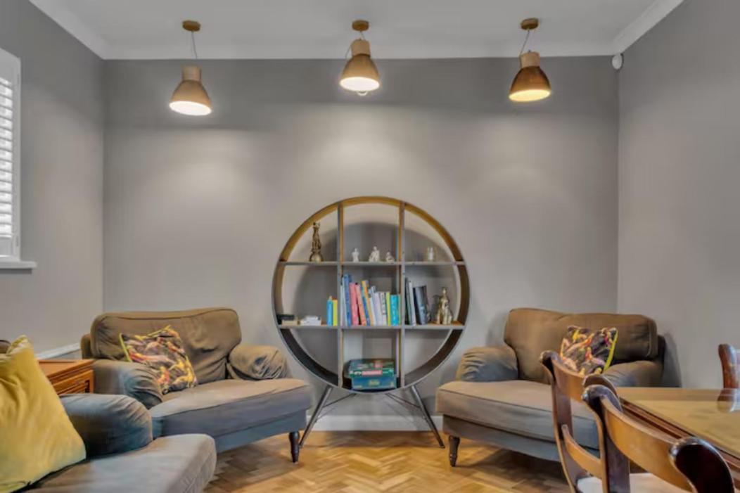 Two Bedroom Private Cottage With Private Parking Just By The Sea Herne Bay Bagian luar foto