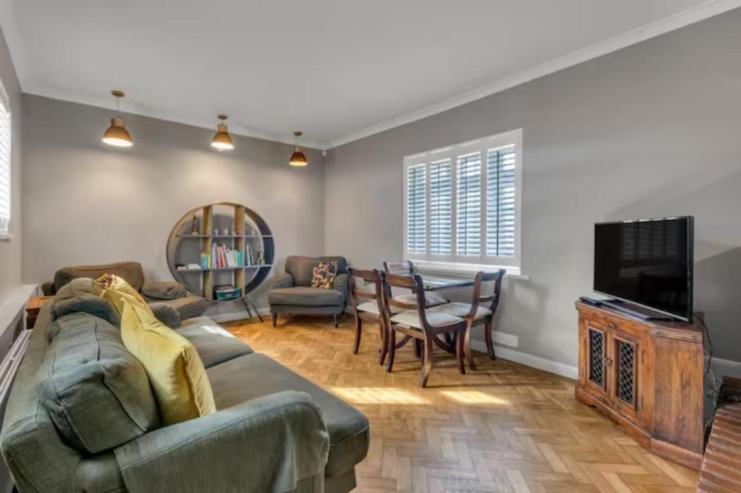 Two Bedroom Private Cottage With Private Parking Just By The Sea Herne Bay Bagian luar foto